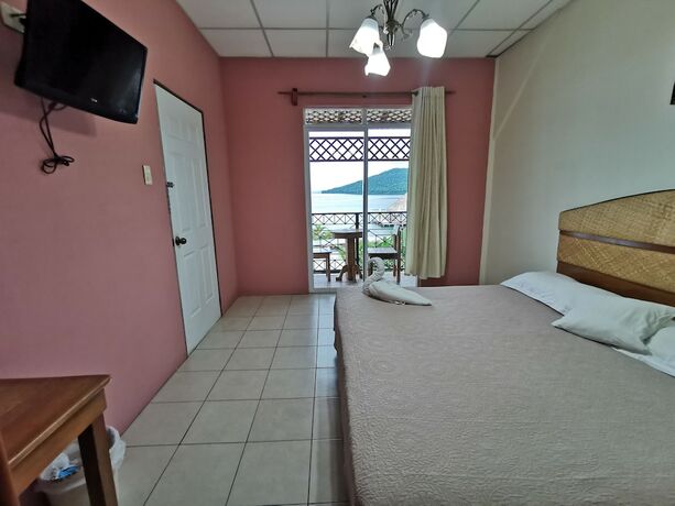 Imagen de la habitación del Hotel El Remate. Foto 19