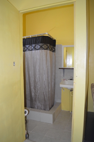 Imagen de la habitación del Hotel El Rey. Foto 10