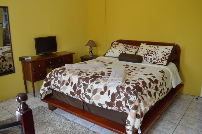 Imagen de la habitación del Hotel El Rey. Foto 11
