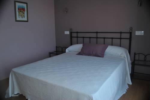 Imagen de la habitación del Hotel El Ribero De Langre. Foto 2