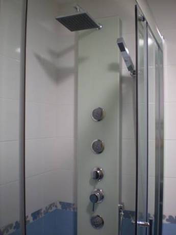 Imagen de la habitación del Hotel El Ribero De Langre. Foto 6