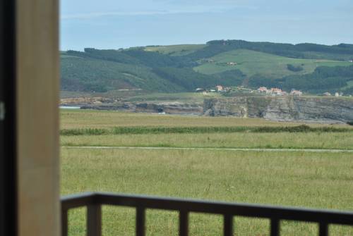 Imagen de la habitación del Hotel El Ribero De Langre. Foto 10