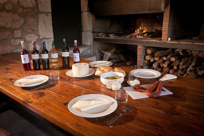 Imagen del bar/restaurante del Hotel El Rincon de Baroja. Foto 4