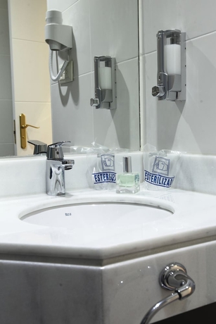 Imagen de la habitación del Hotel El Rincon de Gran Via. Foto 7