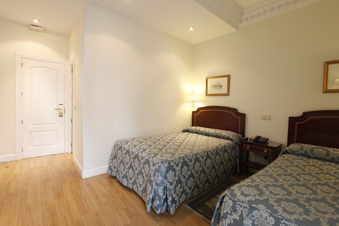 Imagen de la habitación del Hotel El Rincon de Gran Via. Foto 14