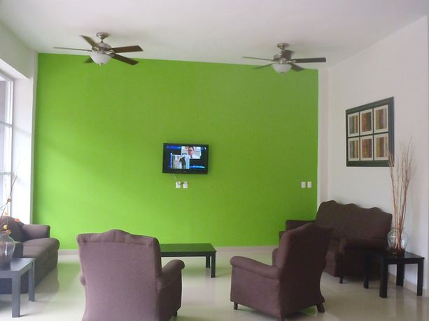 Imagen de los interiores del Hotel El Roble. Foto 9