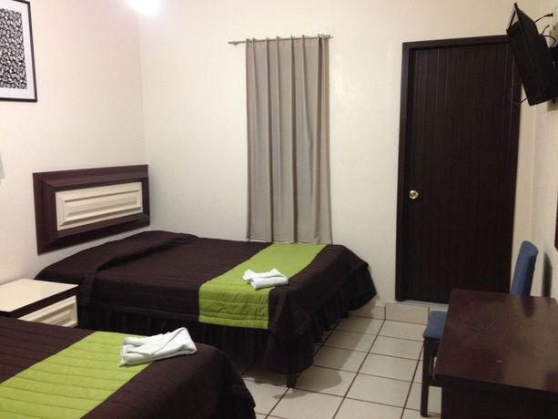 Imagen de la habitación del Hotel El Roble. Foto 5