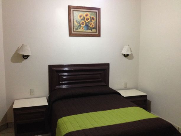 Imagen de la habitación del Hotel El Roble. Foto 6