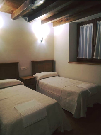 Imagen de la habitación del Hotel El Roblón De Cabuerniga. Foto 9