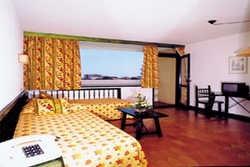 Imagen de la habitación del Hotel El Roc&iacute;o. Foto 4