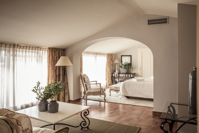 Imagen de la habitación del Hotel El Rodat Hotel Village Spa. Foto 3