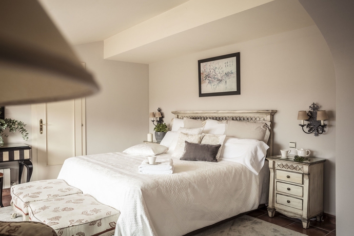 Imagen de la habitación del Hotel El Rodat Hotel Village Spa. Foto 7