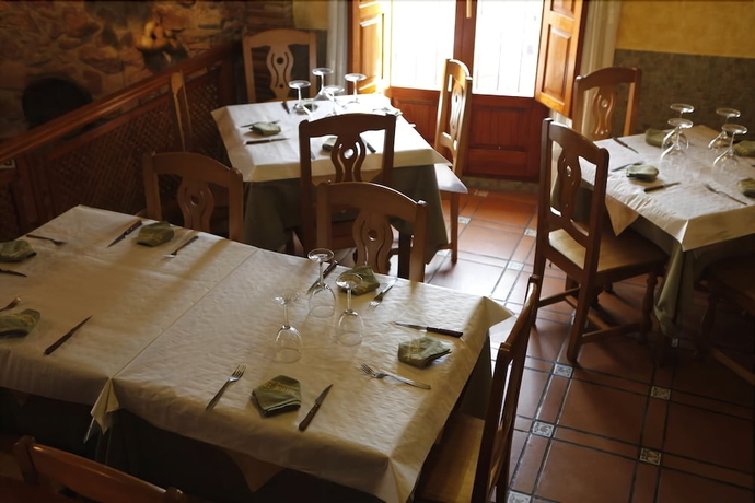 Imagen del bar/restaurante del Hotel El Rullo. Foto 2