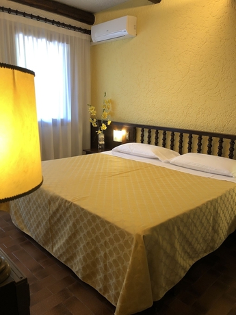 Imagen de la habitación del Hotel El Rustego. Foto 12