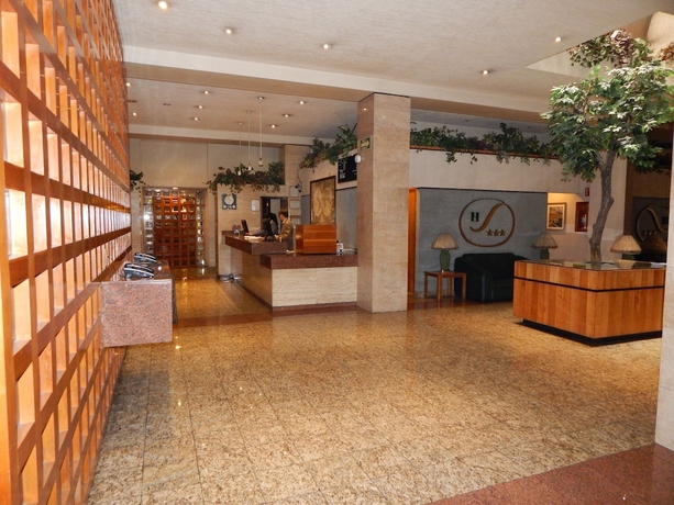 Imagen de los interiores del Hotel El Salvador. Foto 12