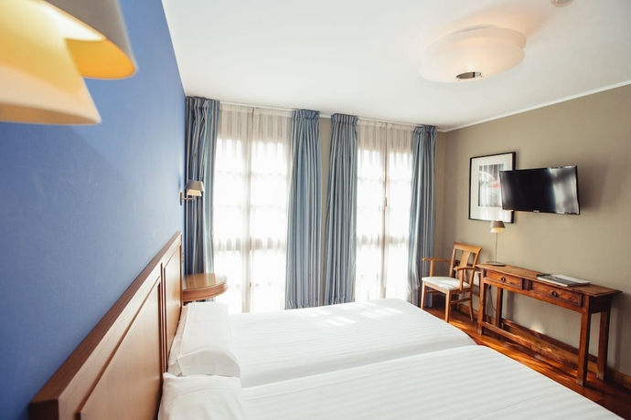 Imagen de la habitación del Hotel El Sella. Foto 4