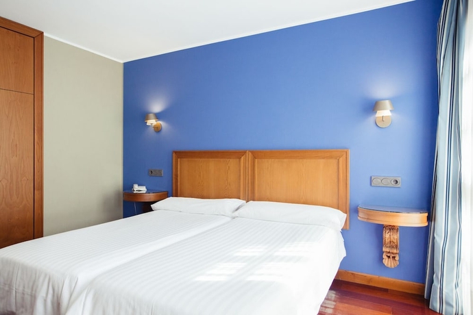 Imagen de la habitación del Hotel El Sella. Foto 5