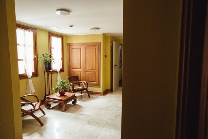 Imagen de los interiores del Hotel El Sella. Foto 19