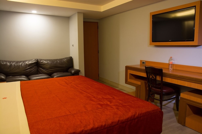 Imagen de la habitación del Hotel El Senador. Foto 12