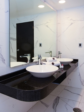 Imagen de la habitación del Hotel El Senador. Foto 16