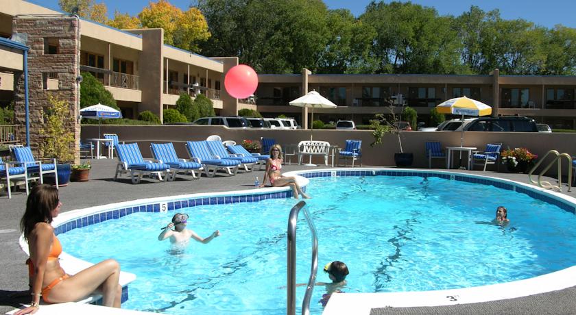 Imagen de la piscina del Hotel El Sendero Inn, Ascend Collection. Foto 6
