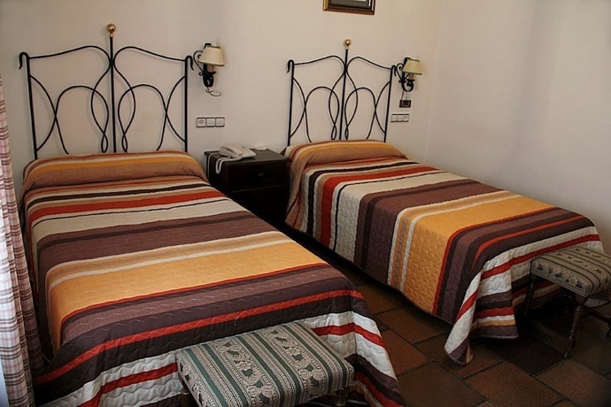 Imagen de la habitación del Hotel El Seto. Foto 8