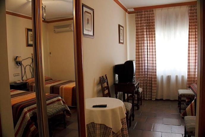 Imagen de la habitación del Hotel El Seto. Foto 9