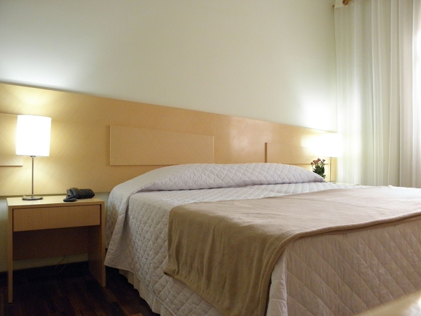 Imagen de la habitación del Hotel El Shadai Park. Foto 8