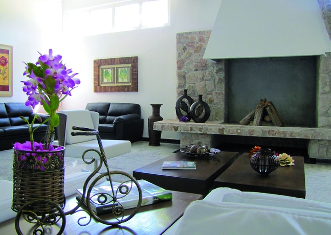 Imagen de los interiores del Hotel El Shadai Park. Foto 13