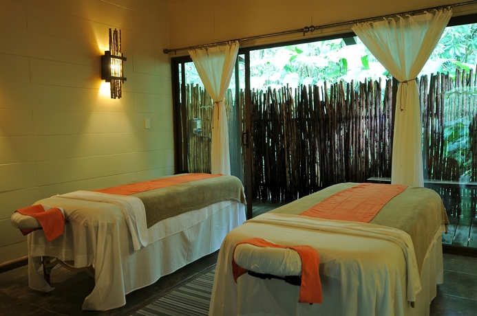 Imagen de la piscina del Hotel El Silencio Lodge and Spa. Foto 16