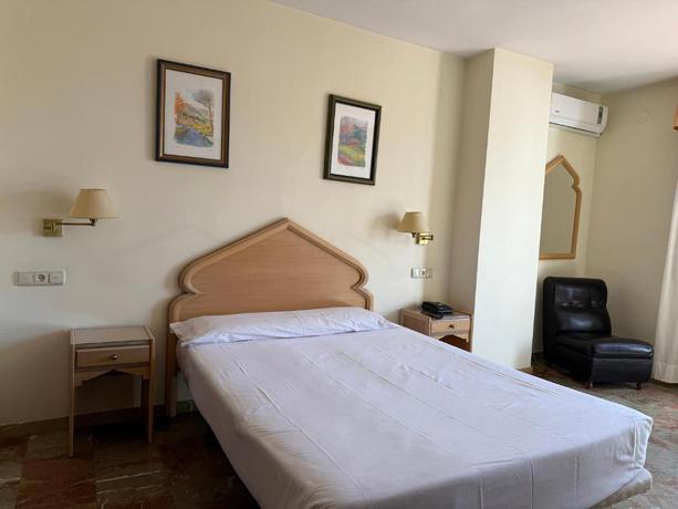 Imagen de la habitación del Hotel El Sol, Lanjar&oacute;n ( Alpujarra ). Foto 4