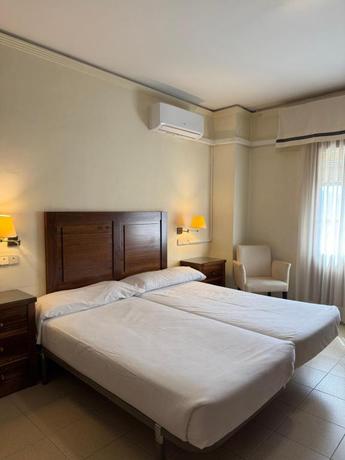 Imagen de la habitación del Hotel El Sol, Lanjar&oacute;n ( Alpujarra ). Foto 5