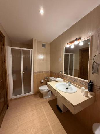 Imagen de la habitación del Hotel El Sol, Lanjar&oacute;n ( Alpujarra ). Foto 6
