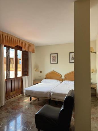Imagen de la habitación del Hotel El Sol, Lanjar&oacute;n ( Alpujarra ). Foto 7