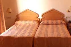 Imagen de la habitación del Hotel El Sol, Lanjarón ( Alpujarra ). Foto 8