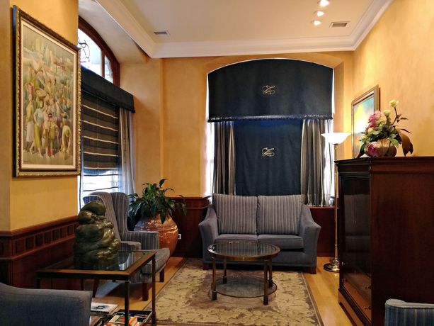 Imagen del bar/restaurante del Hotel El Suizo. Foto 2