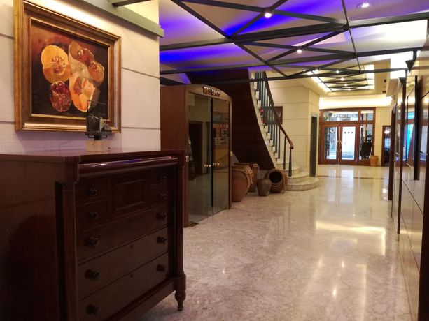 Imagen de los interiores del Hotel El Suizo. Foto 19