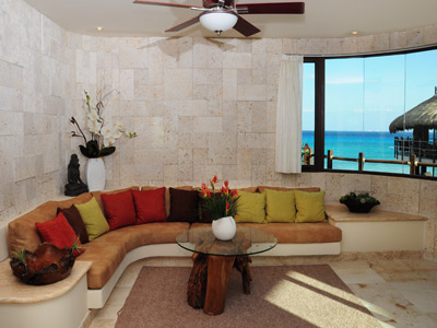 Imagen de los interiores del Hotel El Taj Oceanfront and Beachside Condo. Foto 11
