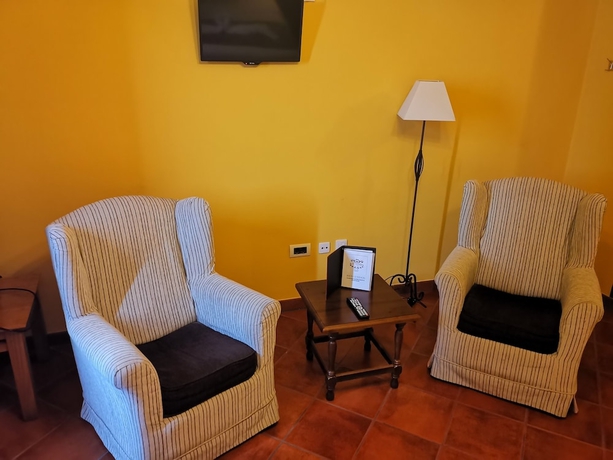 Imagen de la habitación del Hotel El Tejar. Foto 14