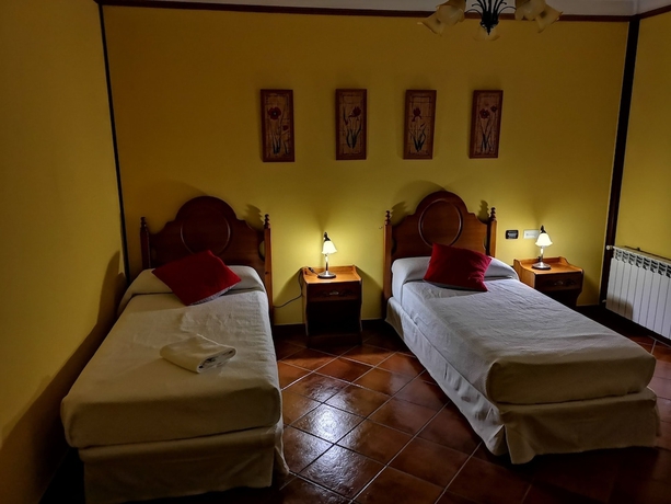 Imagen de la habitación del Hotel El Tejar. Foto 15