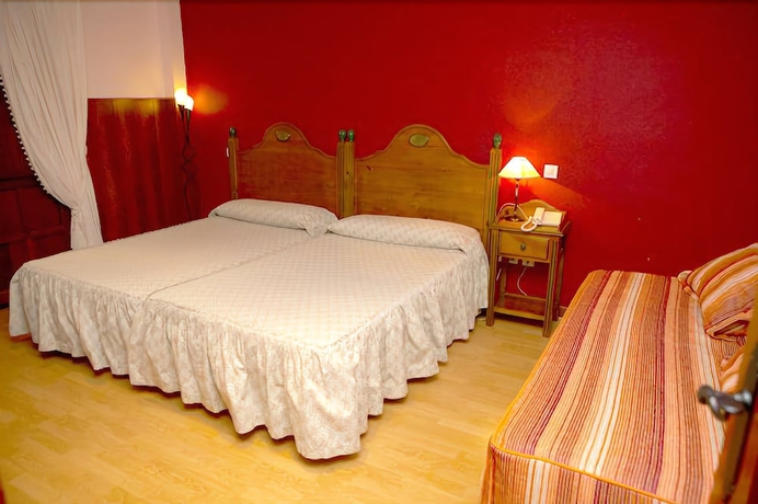 Imagen de la habitación del Hotel El Tejo. Foto 8