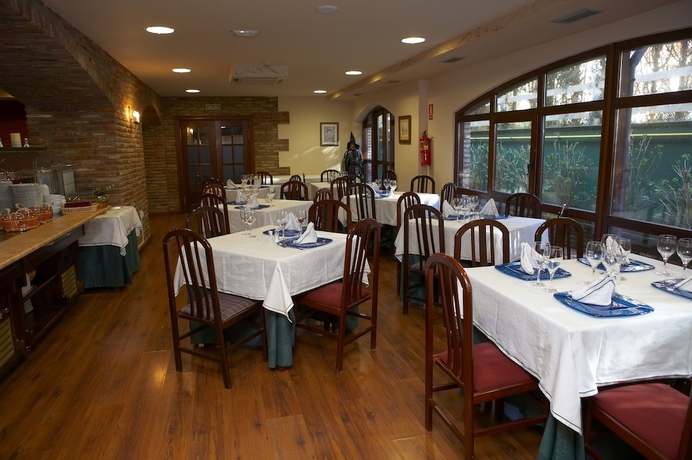 Imagen de los interiores del Hotel El Tejo. Foto 11