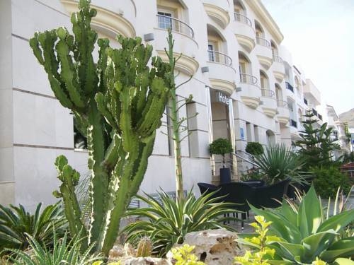 Imagen general del Hotel El Trebol, Carboneras. Foto 8