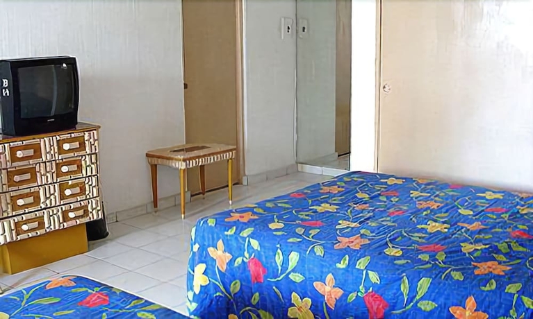 Imagen de la habitación del Hotel El Tropicano. Foto 11