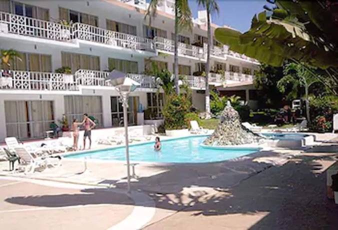 Imagen de los interiores del Hotel El Tropicano. Foto 17