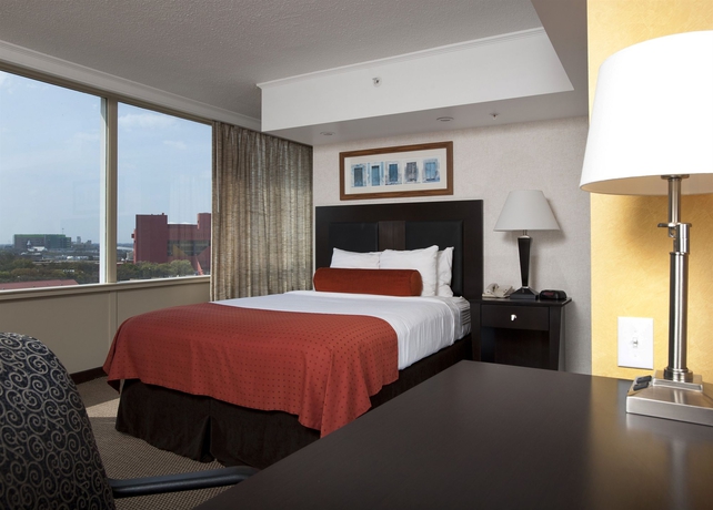 Imagen de la habitación del Hotel El Tropicano Riverwalk. Foto 8