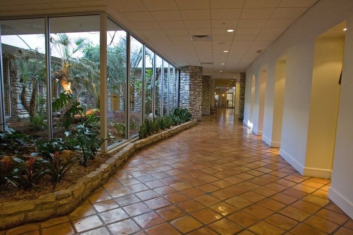 Imagen de los interiores del Hotel El Tropicano Riverwalk. Foto 11