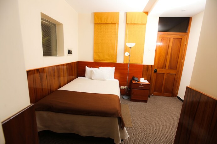 Imagen general del Hotel El Turista. Foto 1