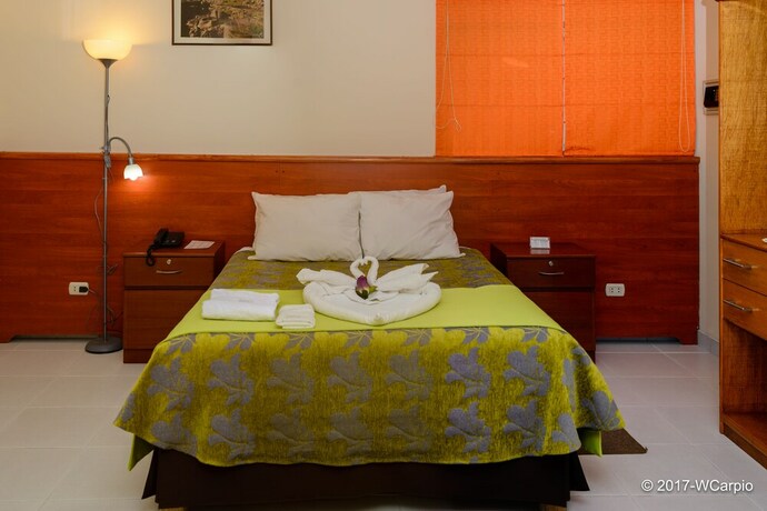 Imagen de la habitación del Hotel El Turista. Foto 11