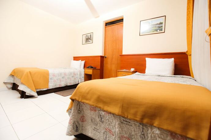 Imagen de la habitación del Hotel El Turista. Foto 12